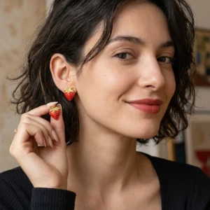 Alternative view of Aretes “Strawberry” en Acero Inoxidable Dorado