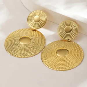 Alternative view of Aretes “Orbis” en Acero Inoxidable y Chapados en Oro de 18K