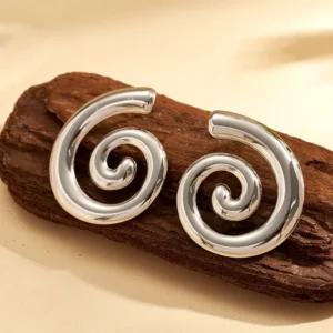 Aretes “Swirl” en Color Plata de Acero Inoxidable