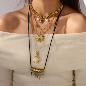 Alternative view of Collar “Elara” en Acero Inoxidable Dorado