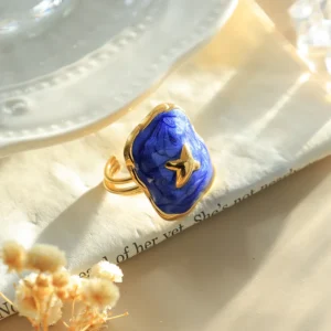 Anillo “Leia Blue” con Enamel en Acero Inoxidable y Chapado en Oro de 18K