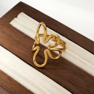 Alternative view of Anillo “Granum” en Acero Inoxidable y Chapado en Oro de 14K