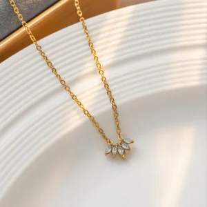 Alternative view of Collar “Lotus” con Zirconia en Acero Inoxidable de Titanio