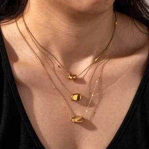 Alternative view of Collar “Stone” en Acero Inoxidable y Chapado en Oro de 18K