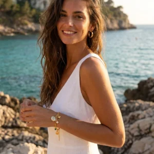 Alternative view of Pulsera de Charms “Coralina” con Zirconia en Acero Inoxidable Dorado