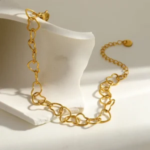 Pulsera "Chain of Hearts" en Acero Inoxidable y Chapado en Oro de 18K
