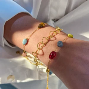 Alternative view of Pulsera "Chain of Hearts" en Acero Inoxidable y Chapado en Oro de 18K
