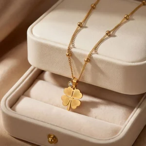 Collar "Lucky Diamond"con Zirconia en Acero Inoxidable