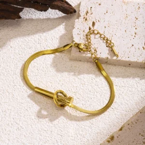 Pulsera "Piercing Through Time" en Acero Inoxidable de Titanio