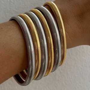 Set de Tres Pulseras "Borneo" en Acero Inoxidable y Chapado en Oro de 18K - Imagen 3