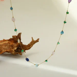 Collar "Forest Fairy"con Piedra Naturales en Acero Inoxidable y Chapado en Oro de 18K