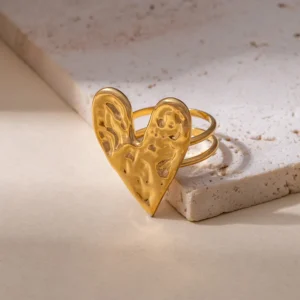 Anillo "Loving You" en Acero Inoxidable Dorado