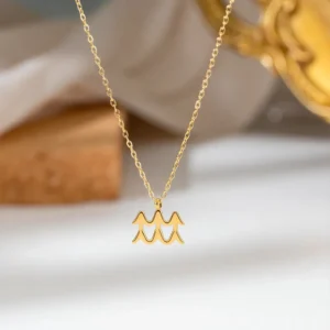 Collar Astrológico "Acuario" en Acero Inoxidable y Chapado en Oro de 18K