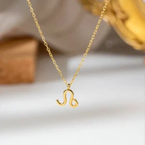 Collar Astrológico "LEO" en Acero Inoxidable y Chapado en Oro de 18K
