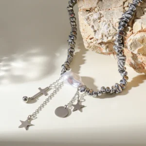 Collar "Moon Mermaid" en Acero Inoxidable y Chapado en Oro de 18K