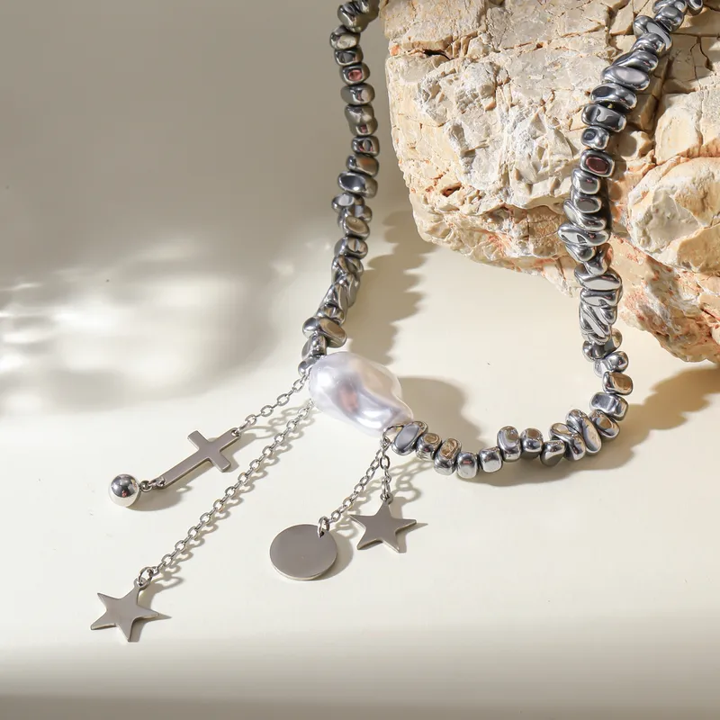 Collar "Moon Mermaid" en Acero Inoxidable y Chapado en Oro de 18K