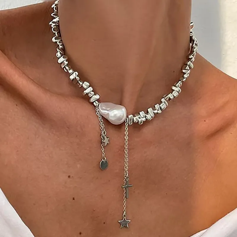 Collar "Moon Mermaid" en Acero Inoxidable y Chapado en Oro de 18K - Imagen 2