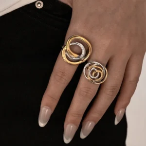 Alternative view of Anillo Statement "Doodle" en Acero Inoxidable y Chapado en Oro de 18K