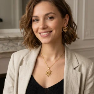 Alternative view of Set de Collar y Aretes "Sunny" en Acero Inoxidable y Chapado en Oro