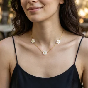 Alternative view of Collar "Daisies" en Acero Inoxidable y Chapado en Oro de 18K